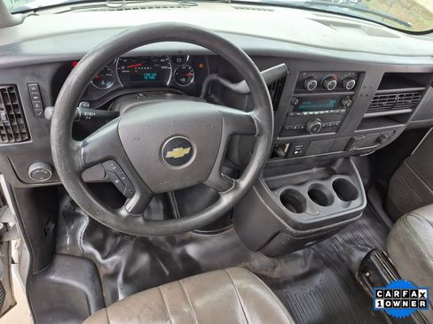 Used 2015 Chevrolet Express 2500 image 3
