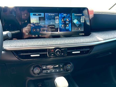 New 2026 Nissan Kicks SV w/ SV Premium Package FWD image 22