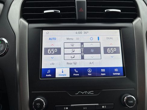 Used 2020 Ford Fusion SE image 35