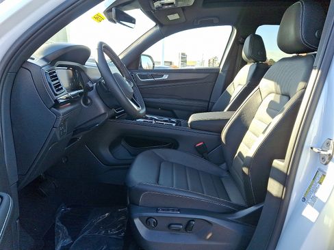 New 2026 Volkswagen Atlas Cross Sport SEL image 9