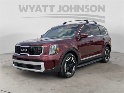 Used 2024 Kia Telluride EX w/ EX Captain's Chair Package