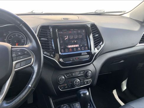 Used 2019 Jeep Cherokee Limited AWD/4WD image 14