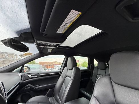 Used 2014 Porsche Cayenne S AWD/4WD image 19