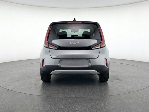Used 2025 Kia Soul LX w/ LX Technology Package FWD image 7