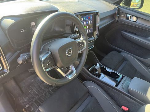 Used 2023 Volvo C40 P8 Recharge Ultimate image 13