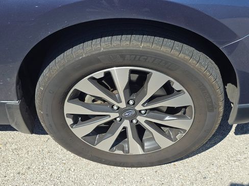 Used 2016 Subaru Outback 3.6R Limited AWD/4WD image 10
