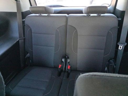 Certified 2023 GMC Acadia SLE image 27