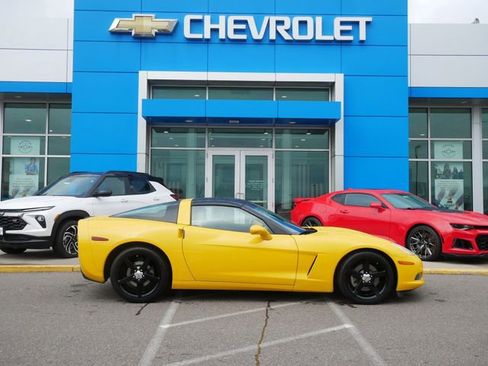 Used 2005 Chevrolet Corvette Coupe w/ Preferred Equipment Group RWD image 25