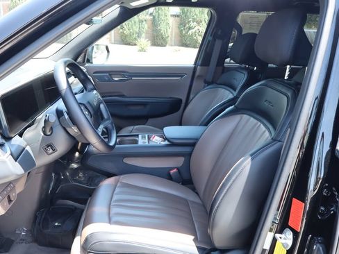 Used 2024 Kia EV9 GT-Line AWD/4WD image 18