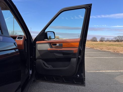 Used 2010 Land Rover Range Rover Sport Supercharged image 9