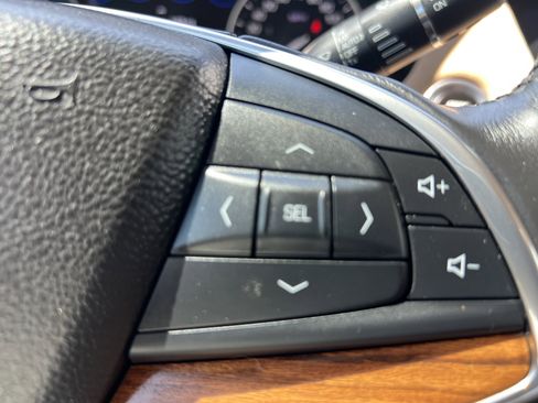 Used 2017 Cadillac XT5 Platinum w/ Driver Assist Package image 29