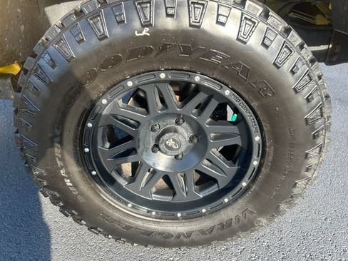 Used 2015 Jeep Wrangler Unlimited Rubicon AWD/4WD image 15