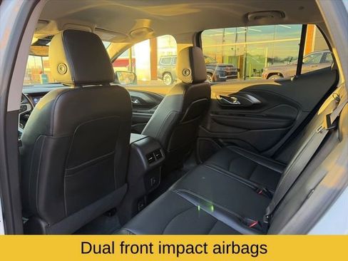 Used 2024 GMC Terrain SLT image 18