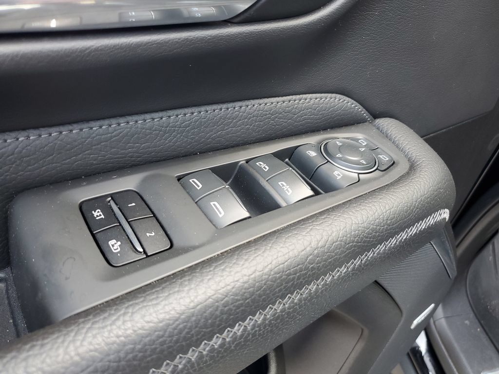 Used 2021 GMC Yukon Denali AWD/4WD image 15