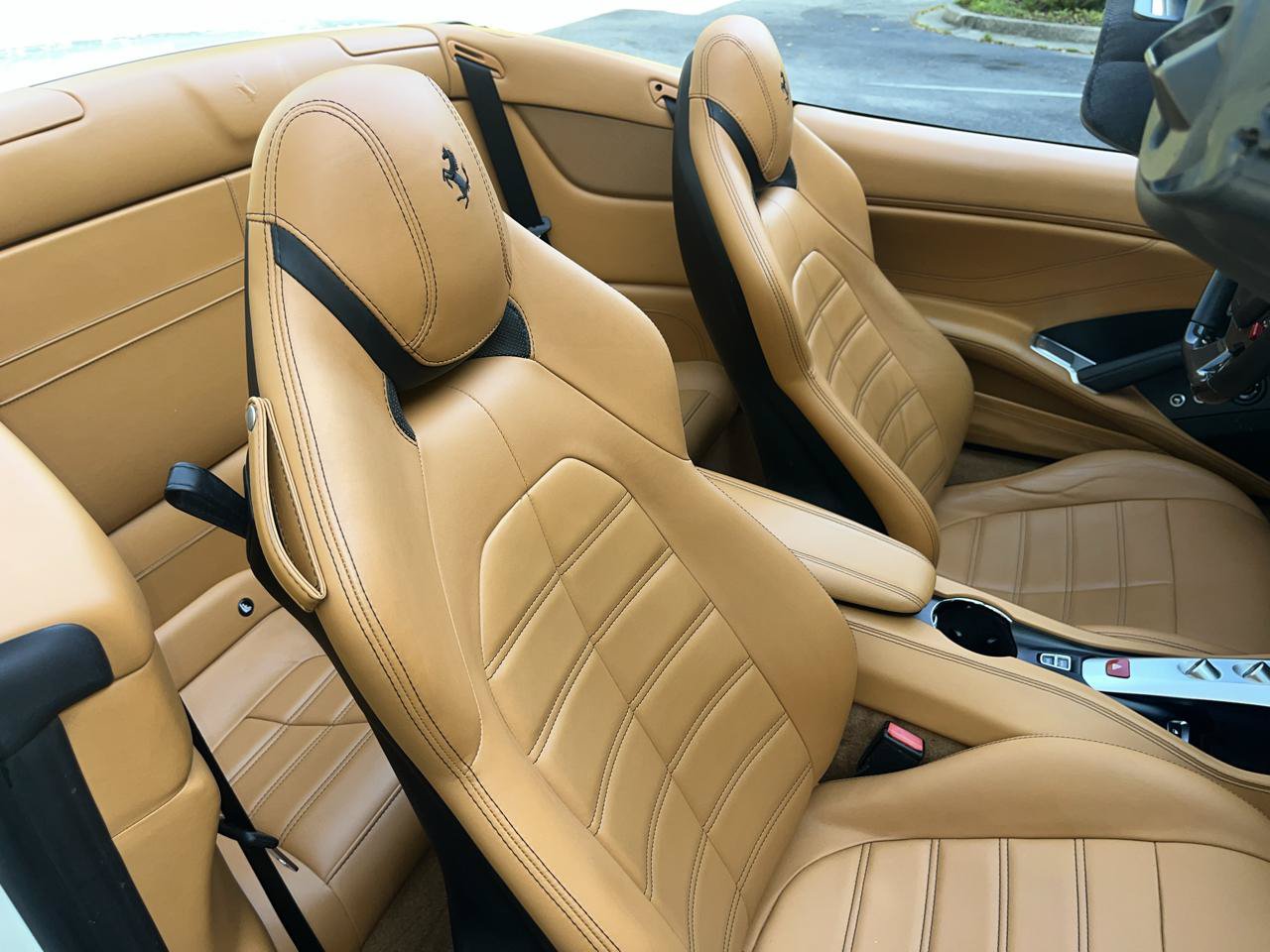 Used 2016 Ferrari California T RWD image 41