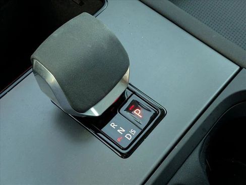 Certified 2025 Land Rover Discovery Sport S image 12