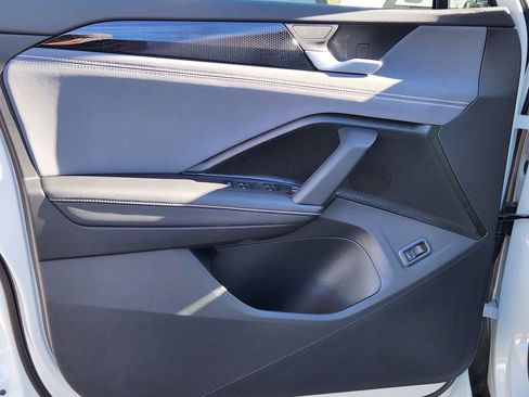 New 2026 Volkswagen Tiguan SE image 8