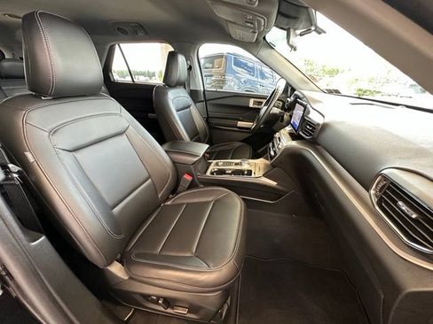 Used 2023 Ford Explorer XLT w/ Equipment Group 202A AWD/4WD image 23