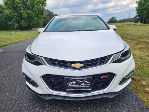 Used 2017 Chevrolet Cruze Premier FWD image 3