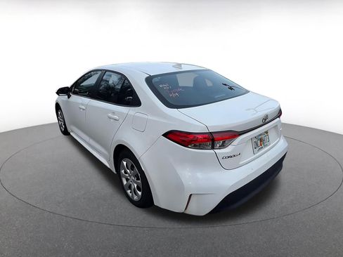 Used 2025 Toyota Corolla LE image 5