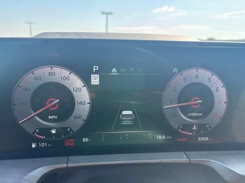Used 2025 Kia Telluride SX X-Line AWD/4WD image 9