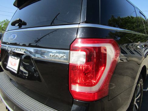 Used 2019 Ford Expedition Max XLT w/ Equipment Group 202A AWD/4WD image 9