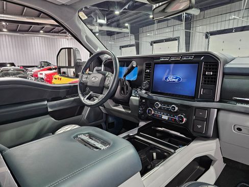 Used 2024 Ford F450 Limited w/ FX4 Off-Road Package image 35