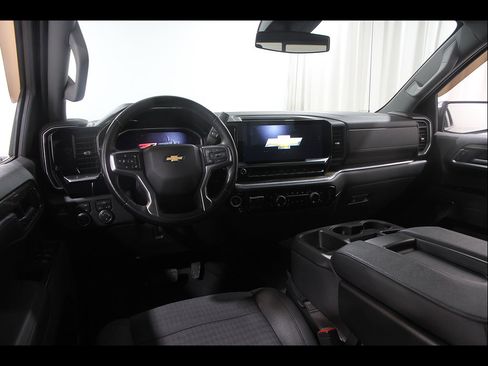 Certified 2022 Chevrolet Silverado 1500 LT w/ Z71 Off-Road Package AWD/4WD image 6