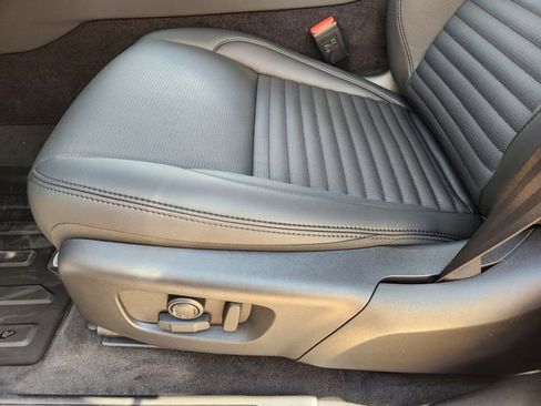 Used 2025 Land Rover Discovery Sport S image 17