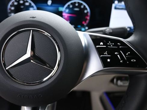 Used 2025 Mercedes-Benz GLA 250 4MATIC image 14