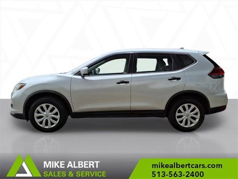 Used 2019 Nissan Rogue S image 4
