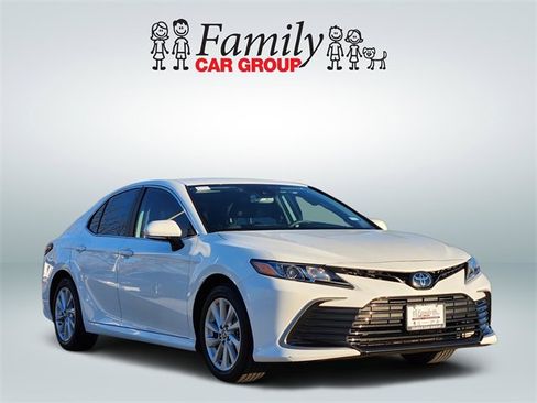 Used 2024 Toyota Camry LE image 2