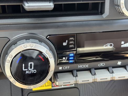 Used 2025 Toyota 4Runner Limited image 31