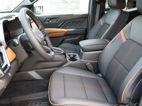 New 2026 GMC Canyon AT4 AWD/4WD image 17