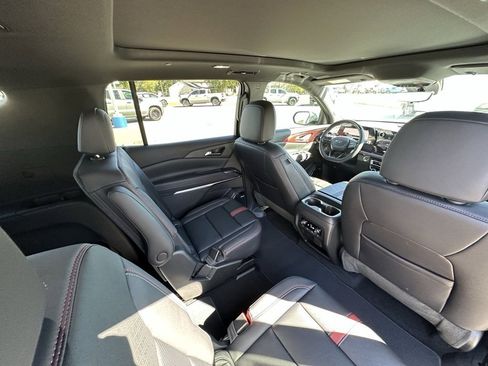 New 2026 Chevrolet Traverse RS image 20