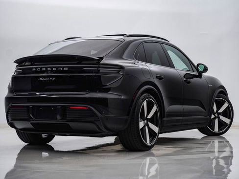 Certified 2025 Porsche Macan 4S Electric AWD/4WD image 11