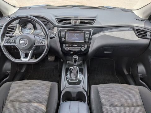 Used 2018 Nissan Rogue Sport SV w/ SV Technology Package AWD/4WD image 15