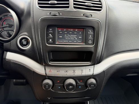 Used 2018 Dodge Journey SE w/ Connectivity Group FWD image 30
