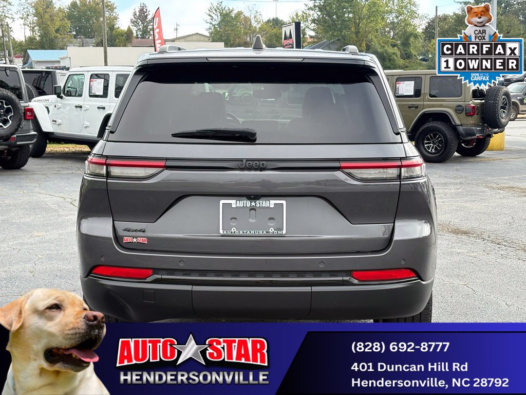 Used 2023 Jeep Grand Cherokee Altitude AWD/4WD image 4