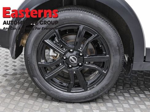 Used 2023 Nissan Kicks SR w/ SR Premium Package image 31