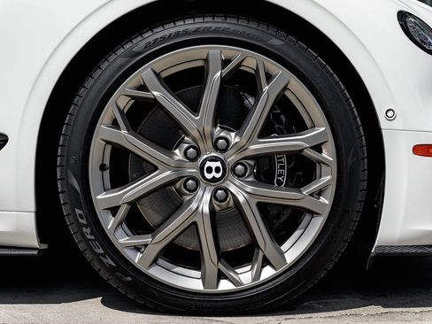 Used 2024 Bentley Continental GT V8 image 9