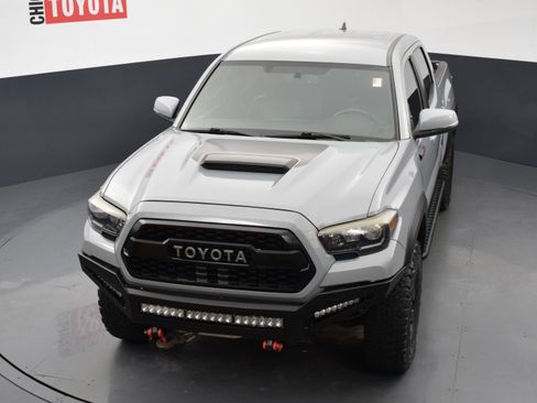 Used 2017 Toyota Tacoma TRD Pro AWD/4WD image 30