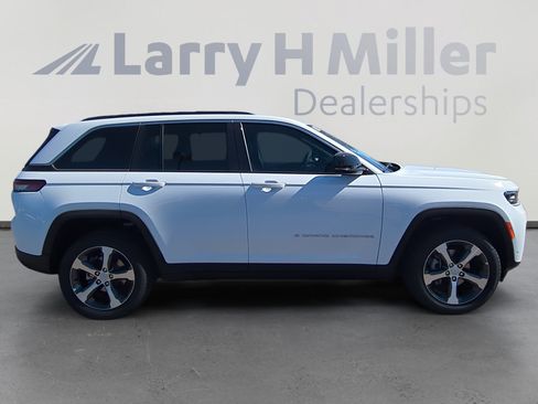 New 2026 Jeep Grand Cherokee Limited w/ Luxury Tech Group II AWD/4WD image 6