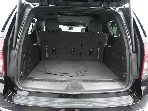 Used 2024 Chevrolet Suburban LT image 17