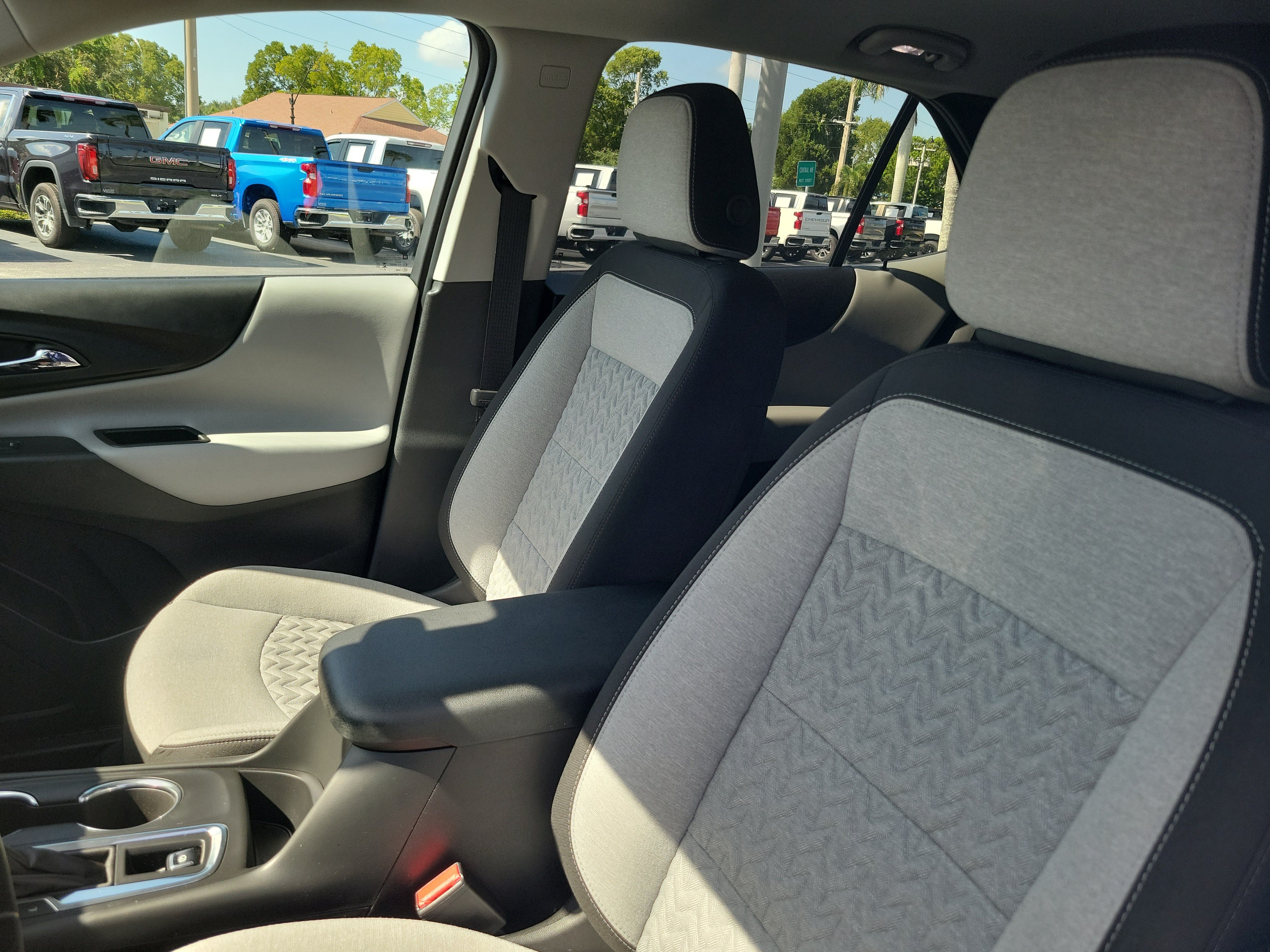 Used 2024 Chevrolet Equinox LT AWD/4WD image 15