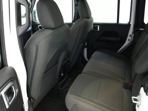 Used 2024 Jeep Wrangler Unlimited Sahara AWD/4WD image 24