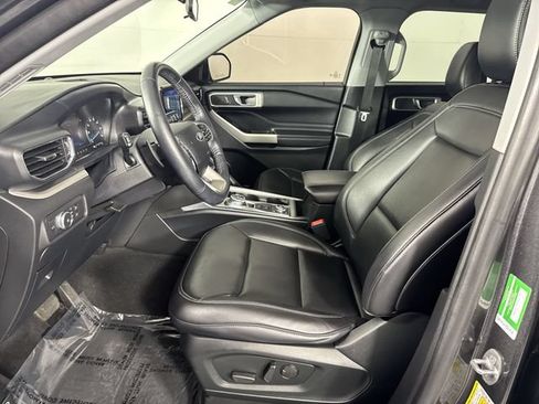 Used 2020 Ford Explorer XLT w/ Equipment Group 202A AWD/4WD image 20