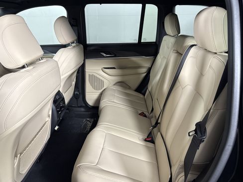 New 2025 Jeep Grand Cherokee Limited w/ Luxury Tech Group II image 11