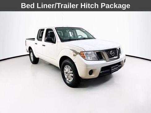 Used 2018 Nissan Frontier SV image 1