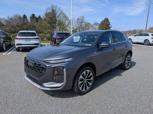 New 2026 Audi Q3 quattro 2.0T AWD/4WD image 3